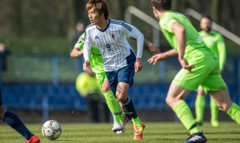 小川航基、カメラマンからの指示に困惑…「重力に逆らう感じでいきましょう」