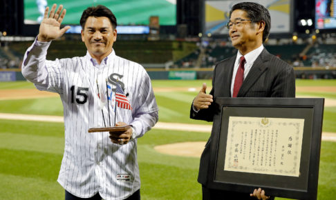 ロッテ・井口、選手から監督転向後 初の勝利を掴み取る…ホッとした表情で「選手に感謝」