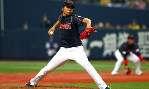 広島・中崎翔太、移動中に「耳からナルト 目からコナン」…今村猛がツッコミ「天才かな？？」