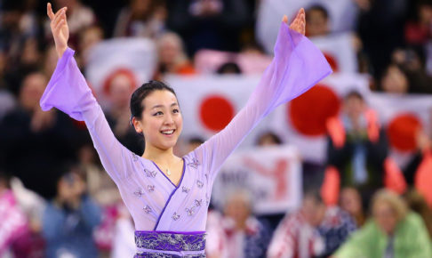 浅田真央、“元祖トリプルアクセル”の伊藤みどりと共演「私の永遠のスターです」