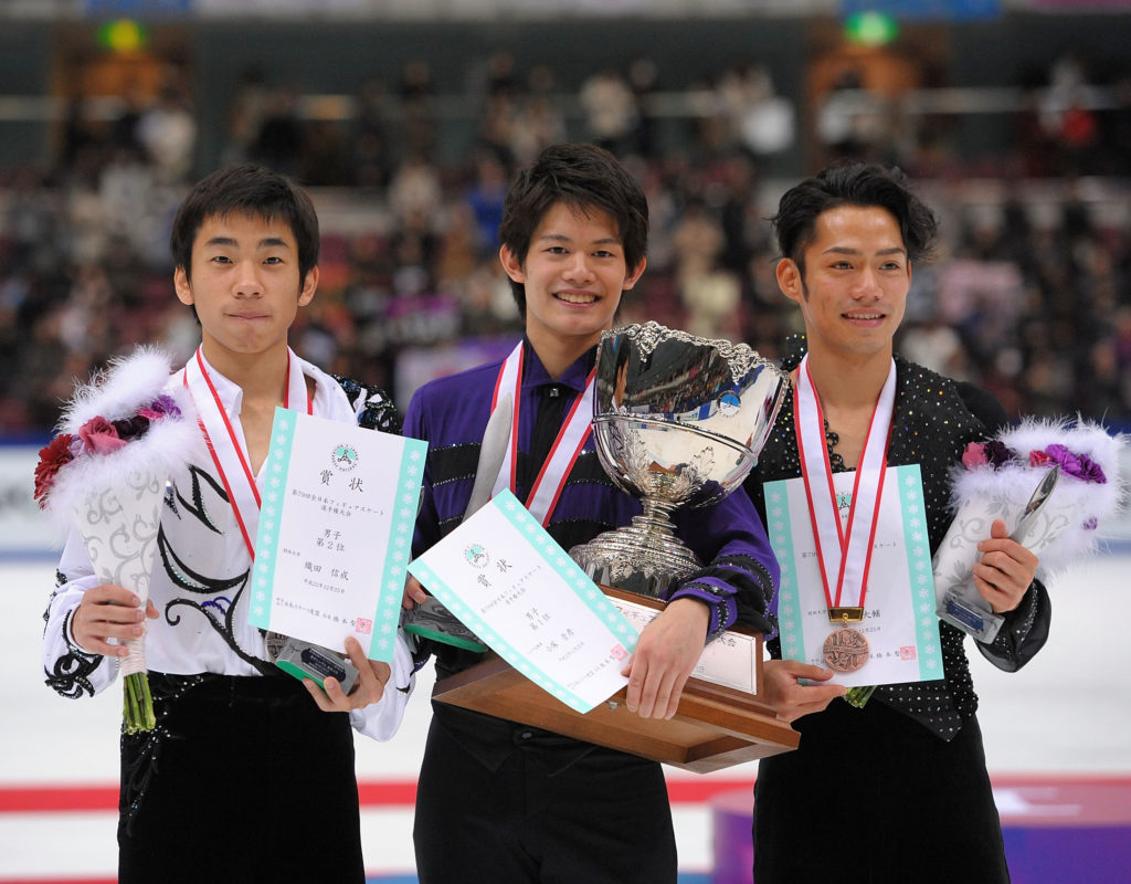 小塚崇彦、高橋大輔、織田信成がアイマスクでの"3BK"ショットを公開！フィギュア界の愛すべきトリオ