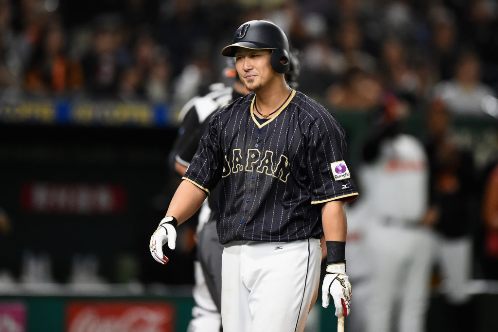日本ハム・中田翔、西川遥輝が自身の巨大ボブルヘッド人形と2ショット撮影!「なかなか、似てると思います」 日本ハム・中田翔、西川遥輝が自身の巨大ボブルヘッド人形と2ショット撮影!「なかなか、似てると思います」