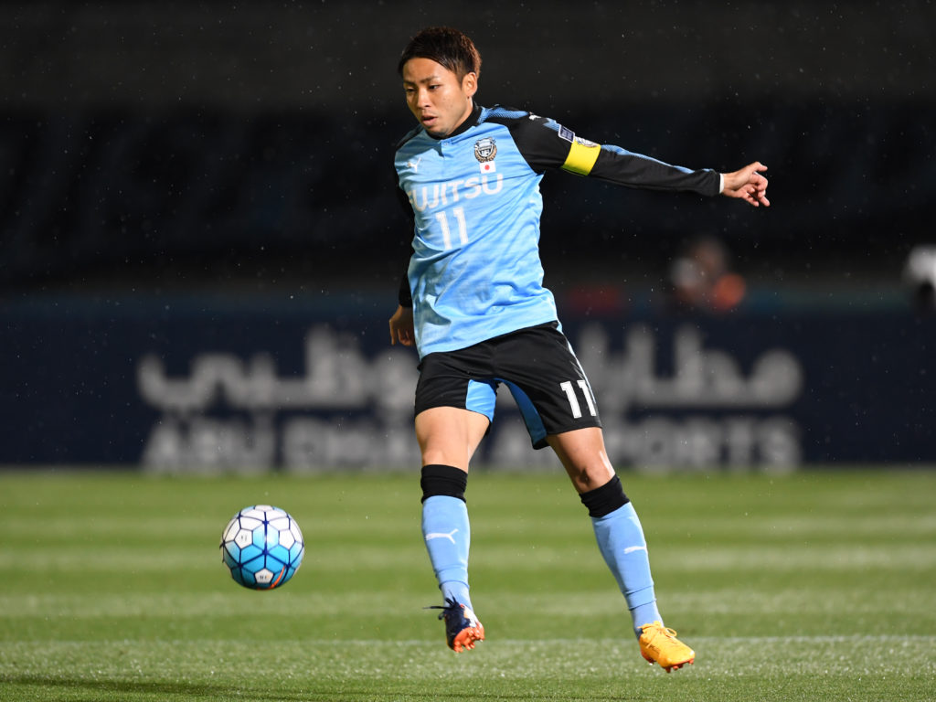 川崎F・小林悠、子供に踏まれる「重さがちょうどよくて」