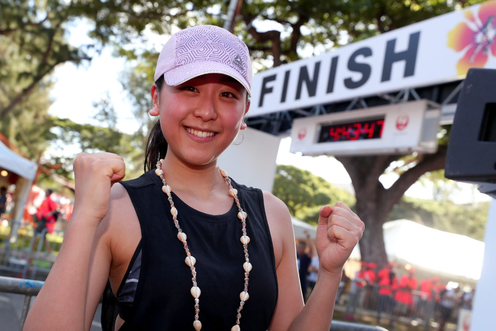 浅田真央、飛行場でのオフショットを公開…どこに行くのかファン興味津々