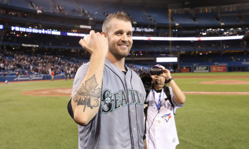 マリナーズ・パクストン、球団史上6人目のノーヒットノーラン達成！岩隈久志も祝福…"ワシ"が快挙を運んだ？