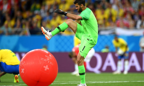 【ロシアW杯、ブラジルVSスイス】容赦なき風船へのかかと落とし「この試合のMVPはアリソンだろ」