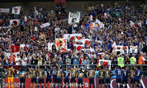 セネガル戦で神クリアを見せたサポーターにドイツのクラブが興味?正体は芸人でレロイ・サネにそっくりだった セネガル戦で神クリアを見せたサポーターにドイツのクラブが興味?正体は芸人でレロイ・サネにそっくりだった