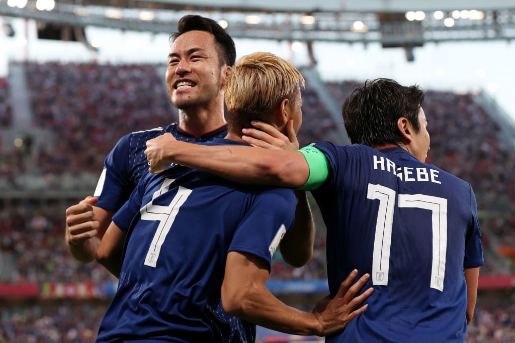 吉田麻也、炎天下のトレーニングに「#ハンパない暑さ」…長友佑都、武藤嘉紀との3ショットを公開