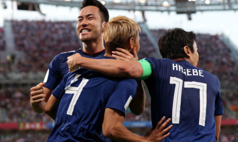 吉田麻也、炎天下のトレーニングに「#ハンパない暑さ」…長友佑都、武藤嘉紀との3ショットを公開