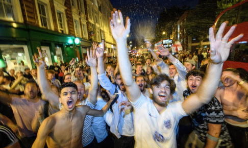 イングランドが22年ぶりのPK戦勝利でサポーター大喜び!凄まじい盛り上がりに驚き イングランドが22年ぶりのPK戦勝利でサポーター大喜び!凄まじい盛り上がりに驚き