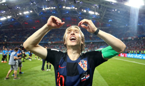 クロアチア代表モドリッチがかわいい！喜びを身体いっぱいで表現…子どもたちとピッチを駆け回る姿も