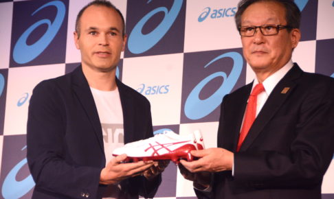 イニエスタ「僕は1人では何もできない。チームが僕を必要としているように、僕もチームを必要としている」