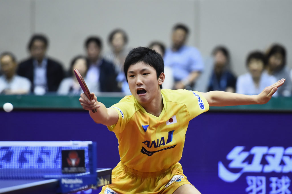 悔しさあらわ…張本智和がユース五輪決勝で敗れて銀メダル「自分の悔しさが詰まっているのかってくらい重かったです」 悔しさあらわ…張本智和がユース五輪決勝で敗れて銀メダル「自分の悔しさが詰まっているのかってくらい重かったです」