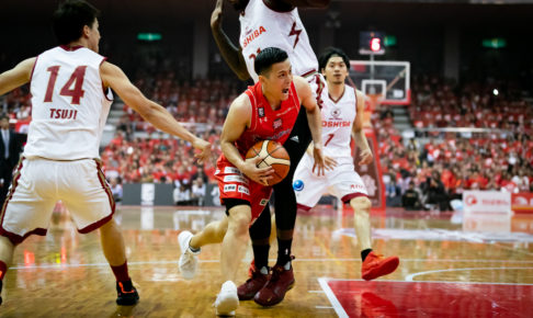 【Bリーグ開幕】スキマ時間に絶え間なく現れるパフォーマー…野球やサッカーとはまた異なる空気感に注目