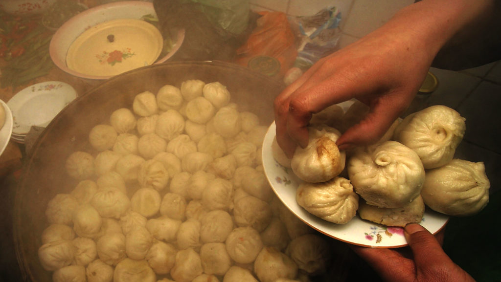 井上晴哉VS台湾中華！幕張のアジャが「桃園一美味しい小籠包」を食べ尽くす