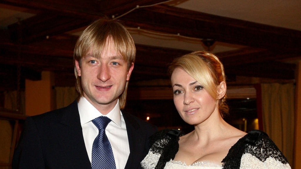 プルシェンコ一家がリゾート地へ…サーシャくんはNintendo Switch持参で飛行機に搭乗