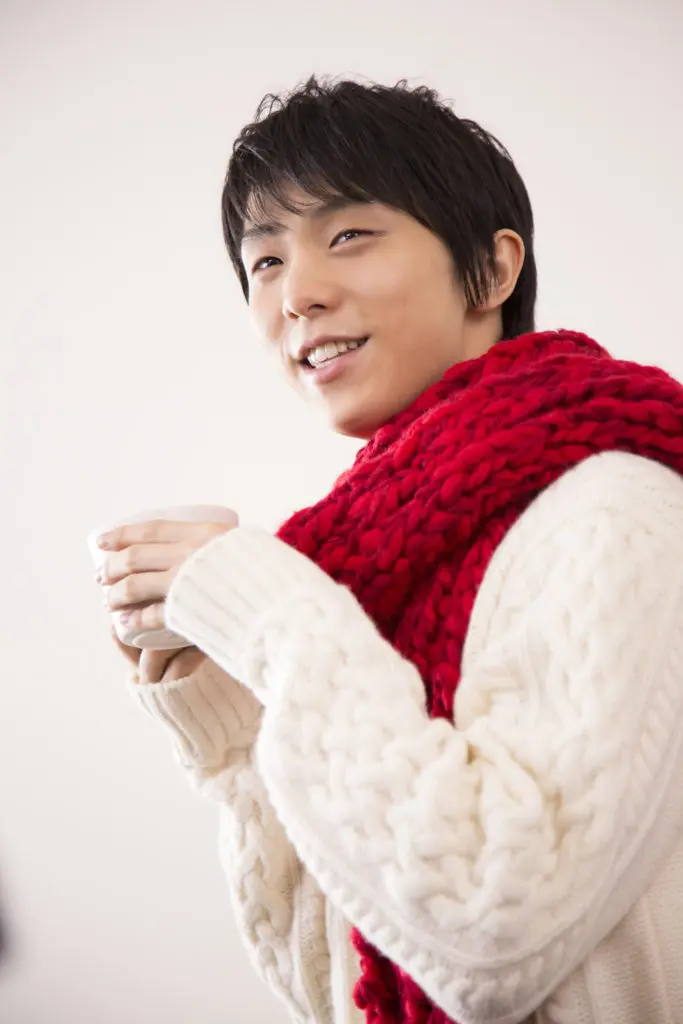 羽生結弦、撮影休憩中は自分を象ったマドラーで一人遊び