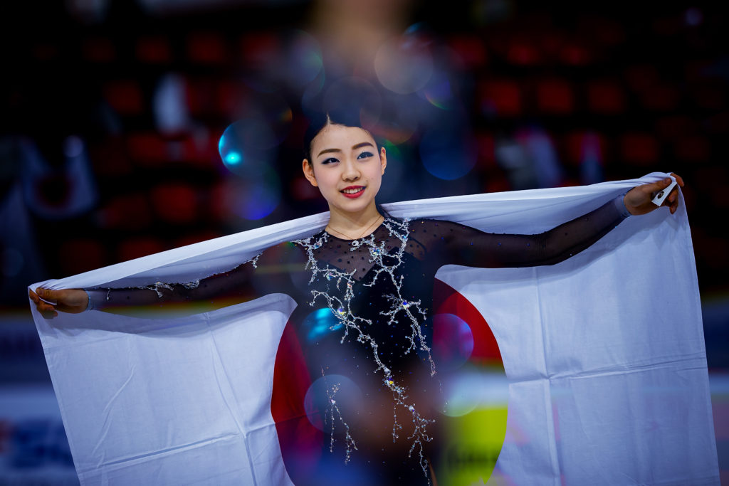紀平梨花、ザギトワとの2ショットを公開…宇野昌磨ら豪華メンバーとも自撮り