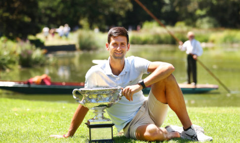 全豪覇者のジョコビッチ、子どもたちと紙吹雪でお祝い!はしゃぐ様子がとってもかわいい 全豪覇者のジョコビッチ、子どもたちと紙吹雪でお祝い!はしゃぐ様子がとってもかわいい