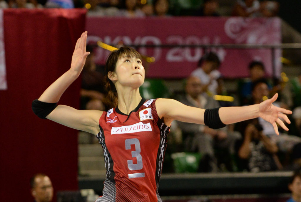 ロコ・ソラーレと並んだ木村沙織・狩野舞子が大きすぎると話題「やっぱ私たち大きすぎなの？」