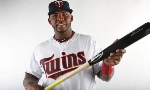 バルガスが打ち上げで熱唱…千葉ロッテ公式インスタに連日登場する人気者に