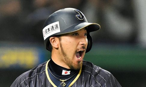 ひさびさ！新井貴浩と菊池涼介の“兄弟”2ショット披露にファン歓喜