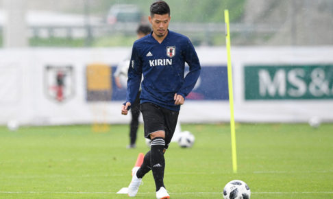 山口蛍、則本昂大との2ショットを公開「めっちゃ気さくに話しかけてくれました」