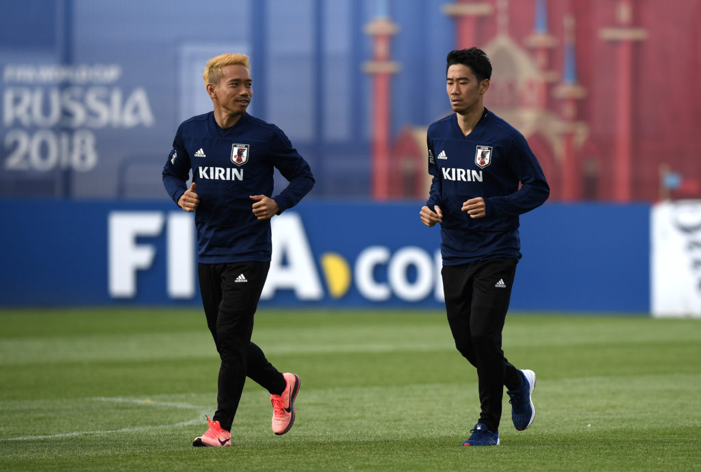香川真司、長友佑都と食事会も「謎ポーズ」は拒否