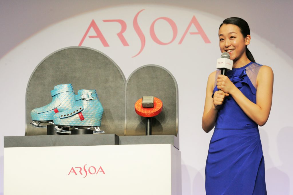 【動画】浅田真央が特製シューズに驚き「世界で初めてのものなんじゃないかと…」