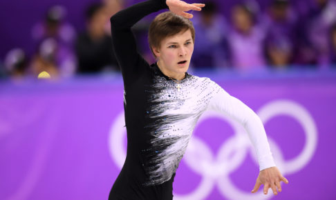 【ハプニング】羽生結弦の会場入り動画にコリヤダの着替え姿が…