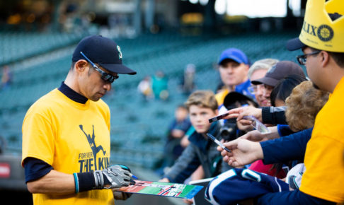 イチローの変わらぬ勇姿にファン歓喜「現役のよう」　Tシャツに込められた意味とは？