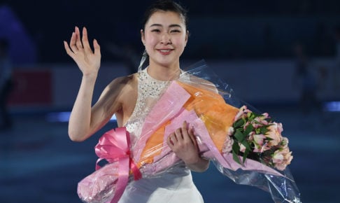 村上佳菜子が浅田真央の29歳誕生日を祝福「ずっとL O V E です」