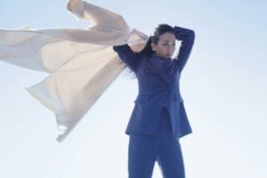 浅田真央、CMでカッコいいビジネスパーソンに　11月1日より放映開始