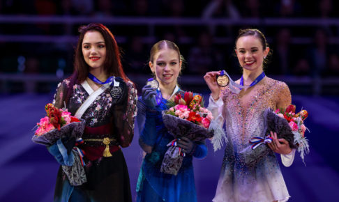 アレクサンドラ・トゥルソワ、ロシア杯優勝に喜び「この勝利は価値あるもの」　愛犬ティナの姿も