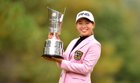 渋野日向子、定由早織キャディーの誕生日を祝福　タッグを組んでの初勝利は「一生忘れない最高の瞬間」