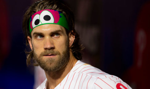 ブライス・ハーパーが「コアラベアチャレンジ」に挑戦　MLBのスターがオーストラリアを支援
