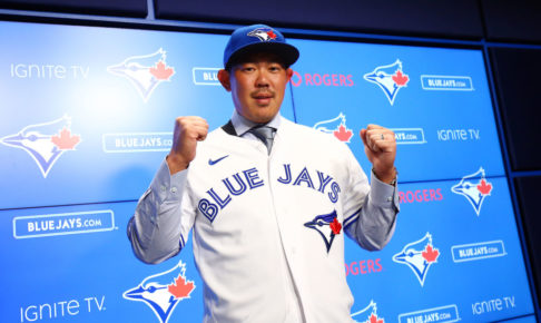 山口俊、ブルージェイズ入団会見 「ハロー、ボンジュール、こんにちは」