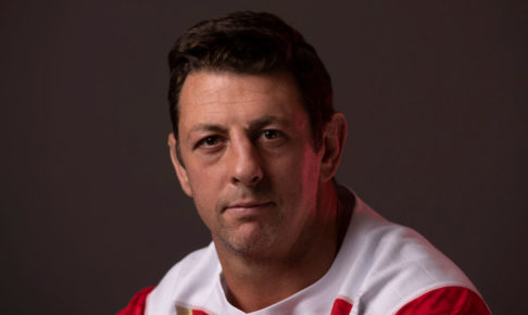 トンプソン・ルークが現役最終戦で有終の美 「16年前からいままで応援してくれた。本当に感動します」 トンプソン・ルークが現役最終戦で有終の美 「16年前からいままで応援してくれた。本当に感動します」