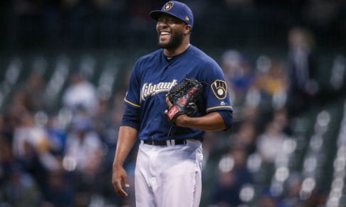 ロッテに新加入のジェイ・ジャクソン、沖縄の伝統文化を堪能