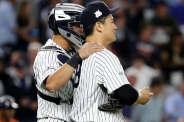 打席でも貢献の女房役が田中将大の快投絶賛「速球の制球が素晴らしかった」