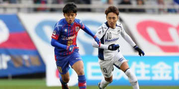 久保建英、J1最終節で見せ場作る！左足シュートでGK東口を脅かす