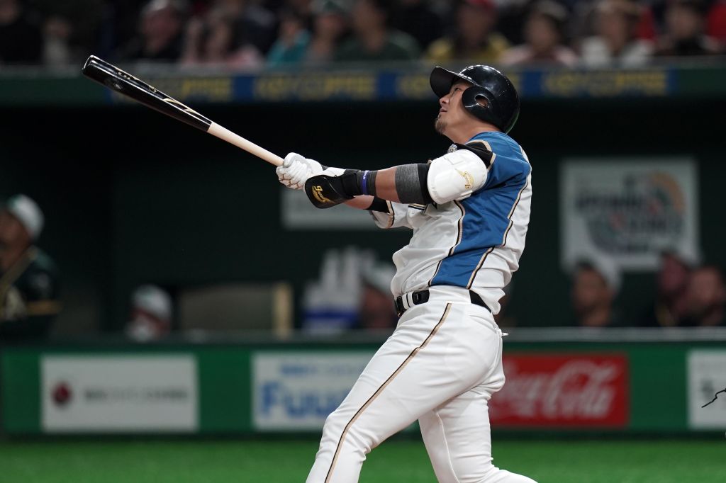 日本ハムの選手たちが母の日に花束を 「全国のお母さんありがとう」 日本ハムの選手たちが母の日に花束を 「全国のお母さんありがとう」