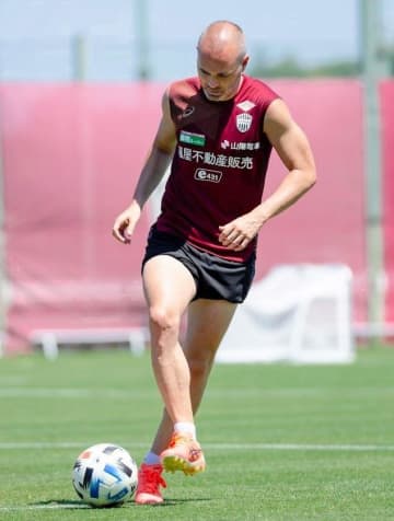 J1神戸 イニエスタ健在もフル稼働は…フィンク監督は総力戦を強調 J1神戸 イニエスタ健在もフル稼働は…フィンク監督は総力戦を強調