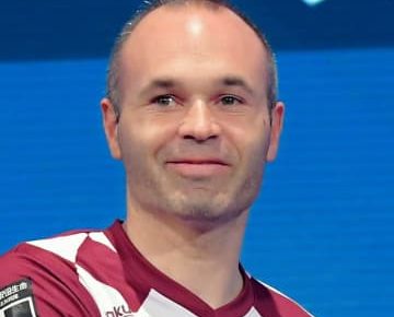 イニエスタ　バルセロナ退団のスアレスに惜別メッセージ「幸運を願います」
