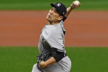 【MLB WCシリーズ】「なんてプレーだ」「完璧なグラブトス」田中将大の巧みな美技にファン惚れ惚れ