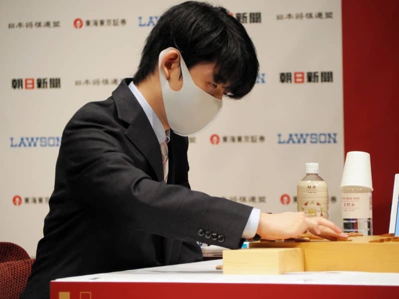 藤井二冠、2年ぶり朝日杯決勝進出 “魔王”渡辺名人に劇的大逆転星 藤井二冠、2年ぶり朝日杯決勝進出 “魔王”渡辺名人に劇的大逆転星