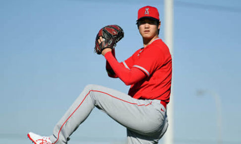 大谷が二刀流復活へキャンプイン　すでにブルペンで153キロ出した！