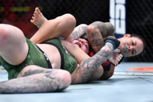 UFC 259：ヌネスが圧勝！ アンダーソンにスキを与えぬ一本勝ち