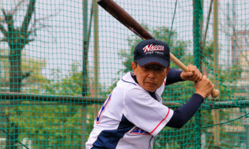 「今しかチャンスがない」　大学野球57歳のオールドルーキーは、「生涯フルスイング」で挑戦を続ける