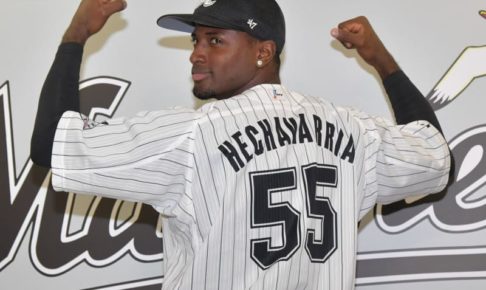 ロッテ・エチェバリアが待機期間終え入団会見　セールスポイントは「守備です」